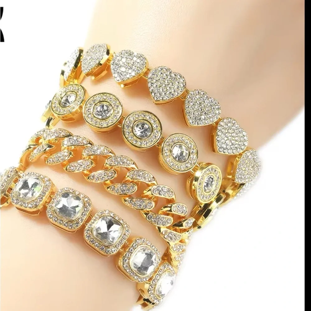Gold Heart and Circle Bracelet Set